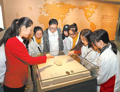 中国文字博物馆成为学校爱国主义教育基地